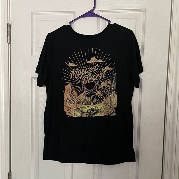 Zoe + Liv Black Mojave Desert Graphic Tee - Picture 1 of 2
